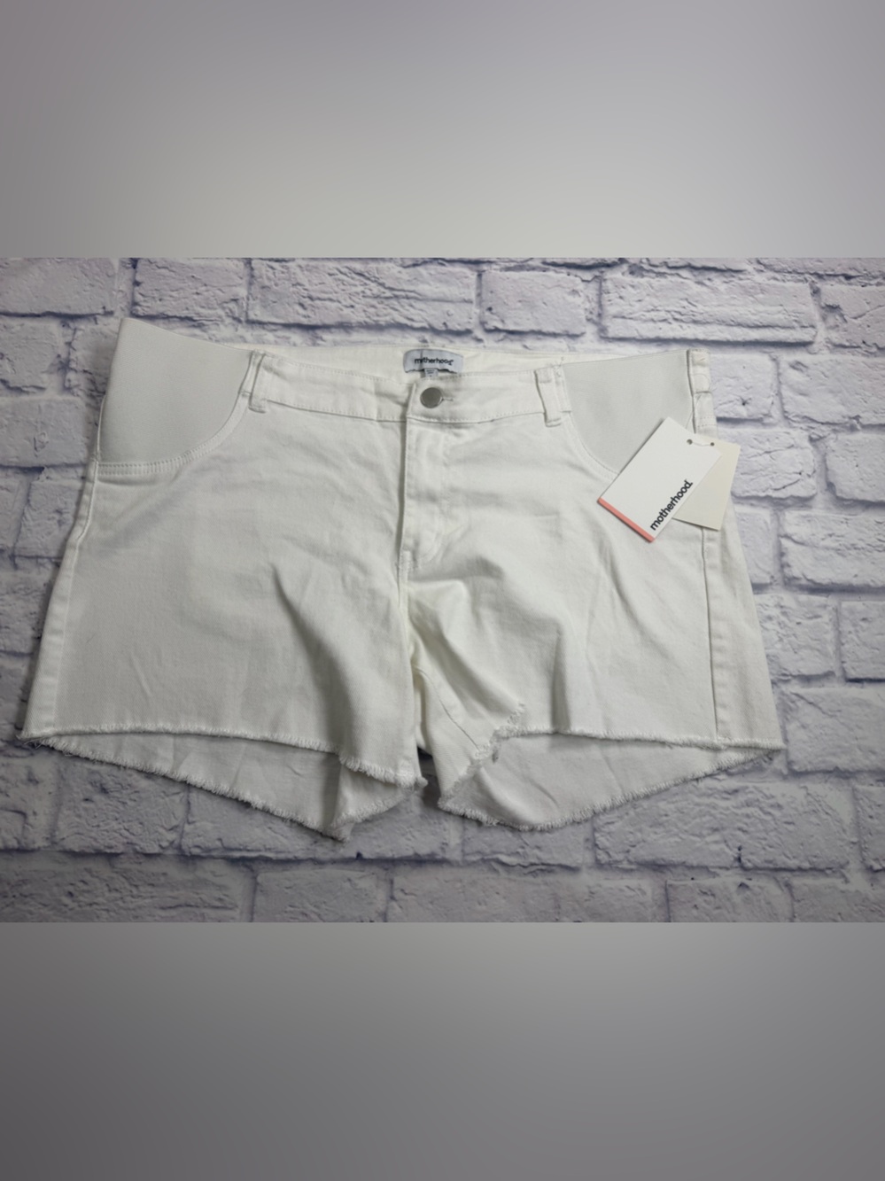 NWT Motherhood Maternity White Frayed-Hem Denim Shorts. Size L. Stretch.